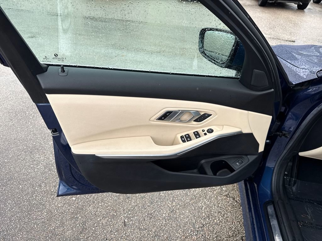 Used 2021 BMW 330i Sedan w/ Convenience Package RWD image 14