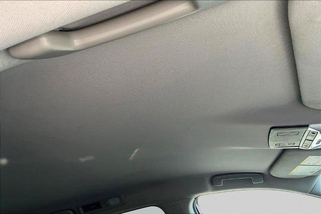 Used 2025 Nissan Pathfinder SV FWD image 27