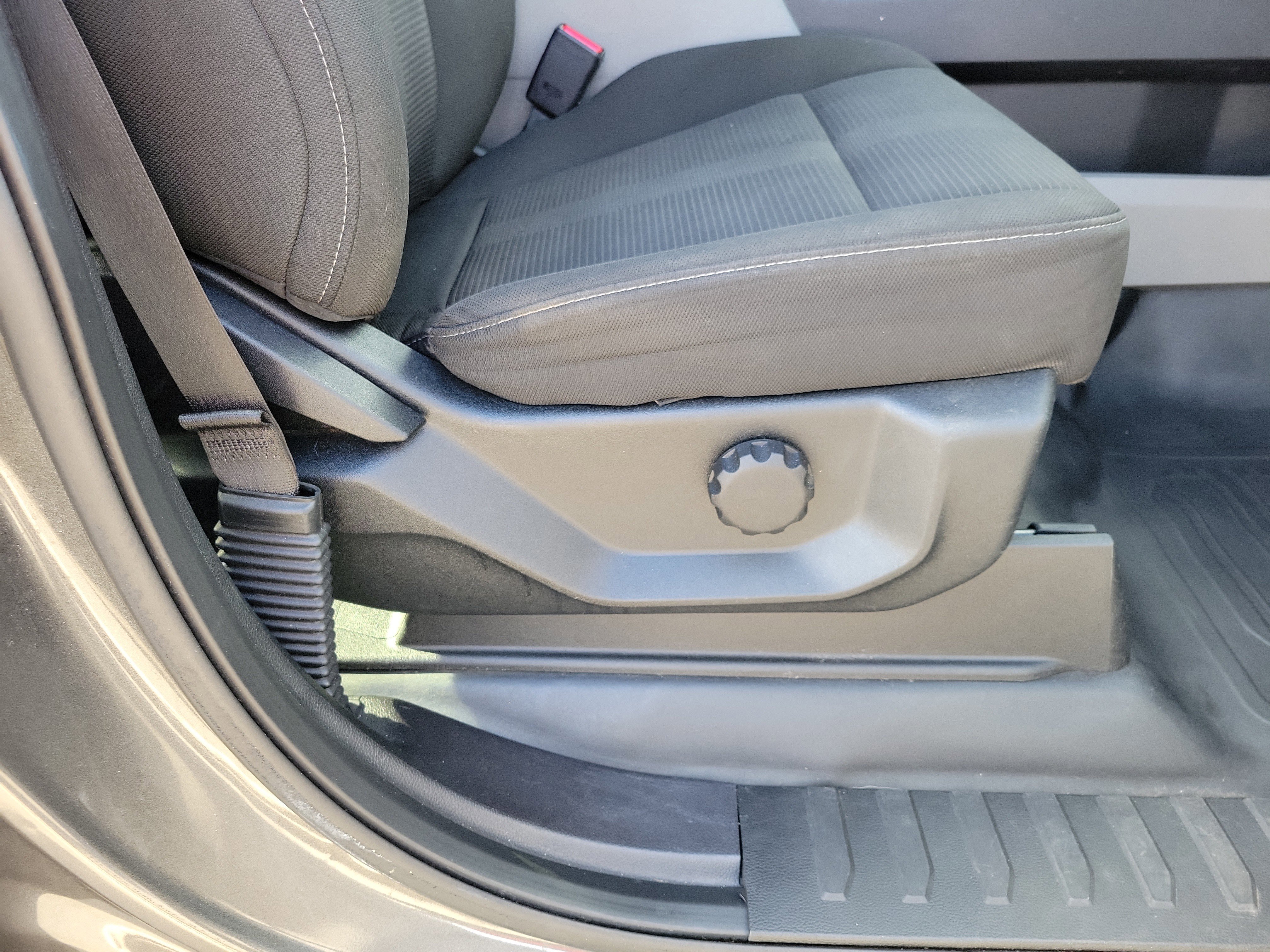 Certified 2017 Ford F150 XL w/ Equipment Group 101A Mid image 30