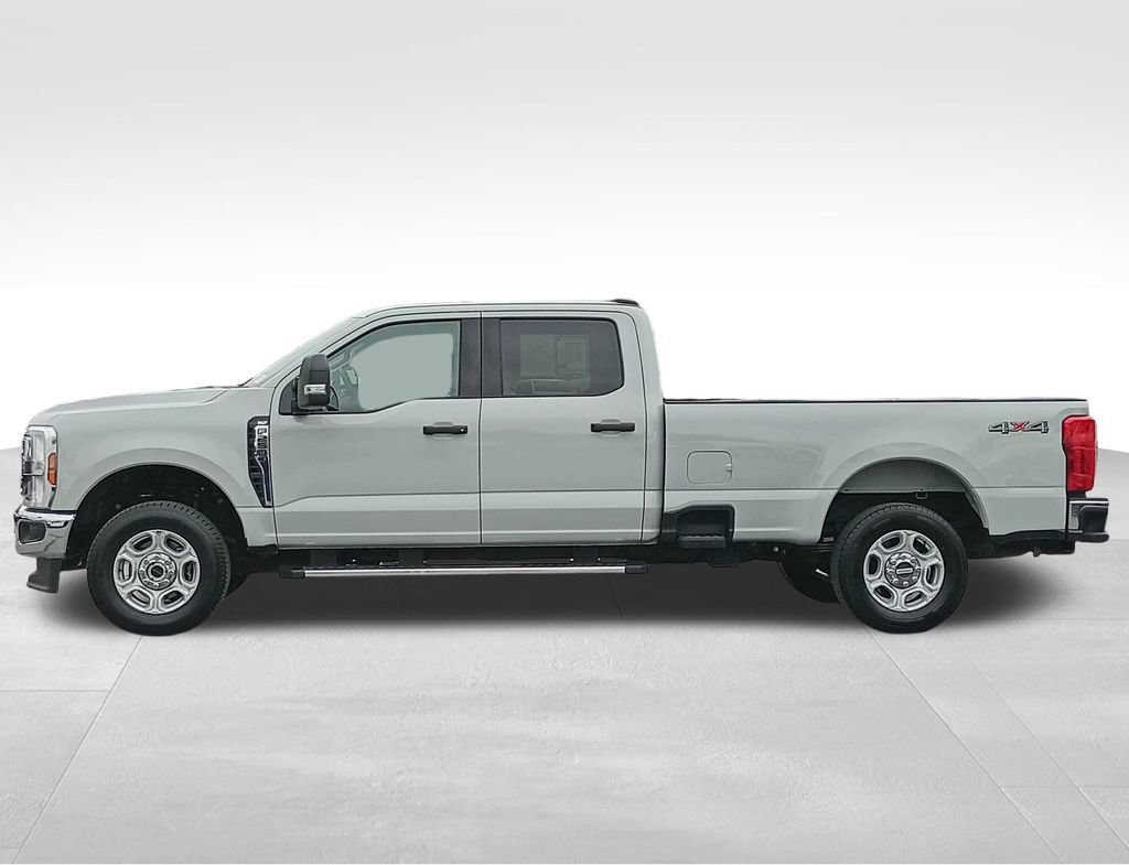 Certified 2025 Ford F250 XLT AWD/4WD image 8