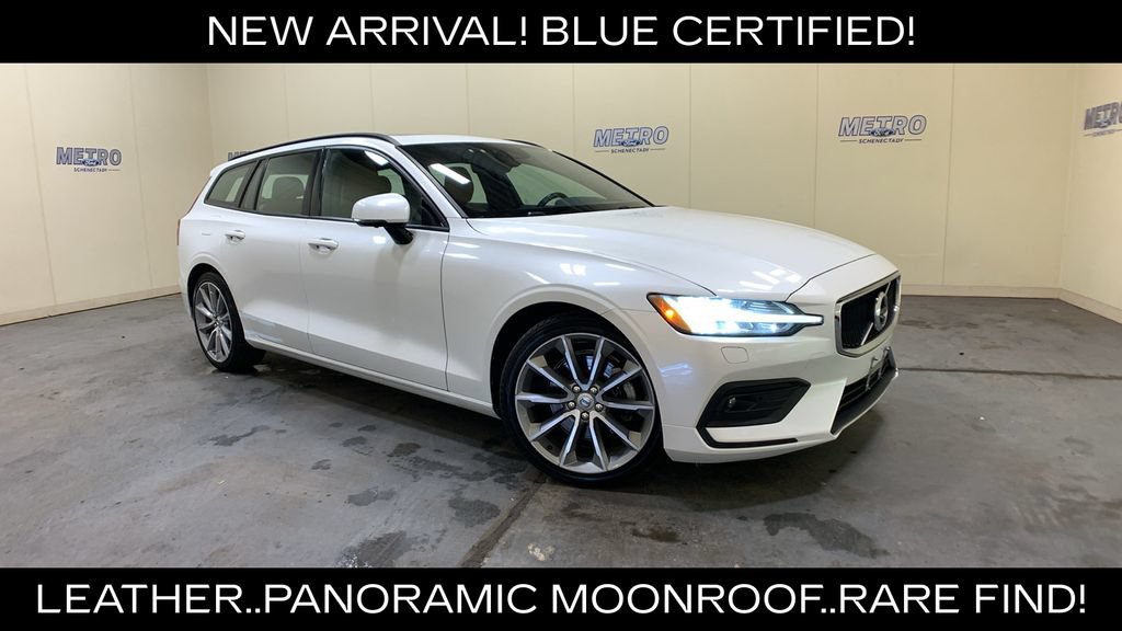 Used 2020 Volvo V60 T5 Momentum w/ Momentum Advanced Package FWD image 1