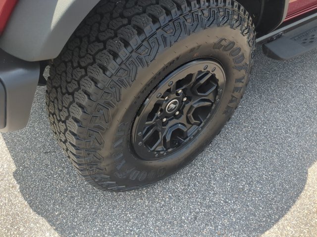 Certified 2025 Ford Bronco Badlands w/ Sasquatch Package AWD/4WD image 12