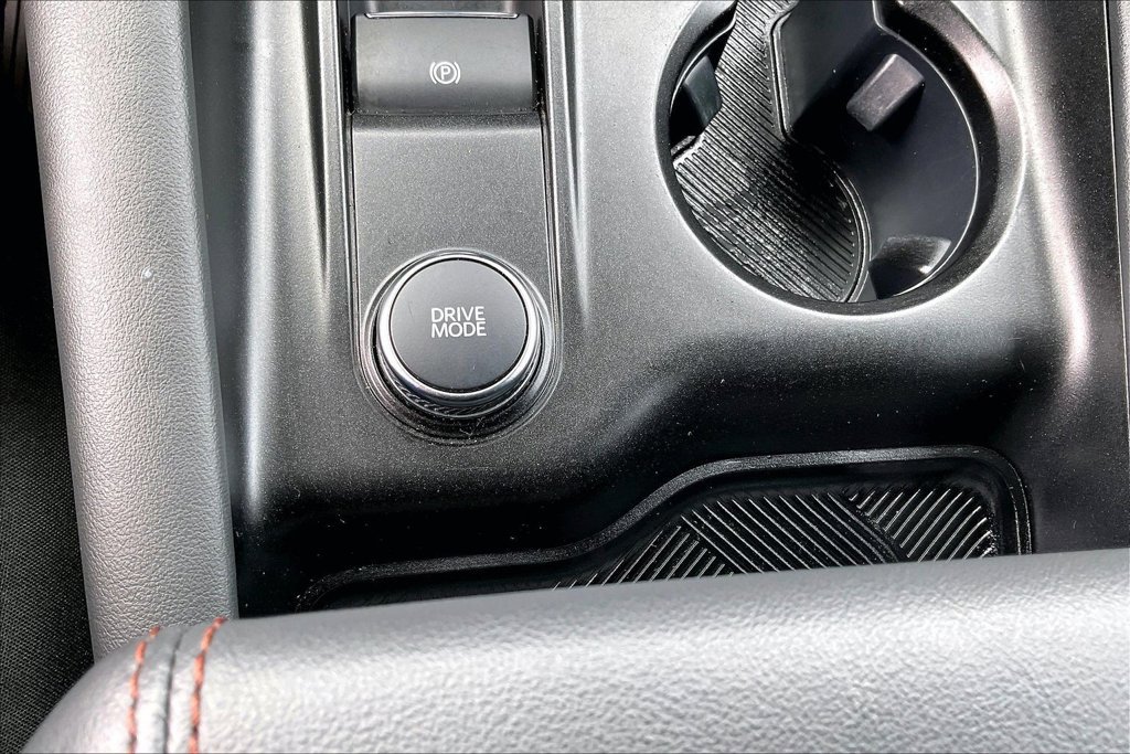 Certified 2025 Ford Explorer Active AWD/4WD image 32