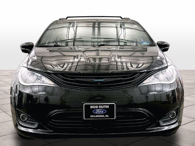 Used 2019 Chrysler Pacifica Limited w/ Advanced Safetytec Group FWD image 3