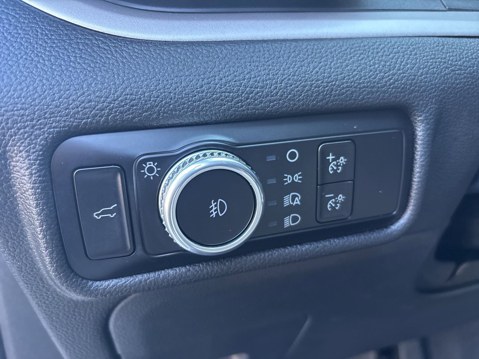 Certified 2023 Ford Explorer XLT w/ Equipment Group 202A image 16