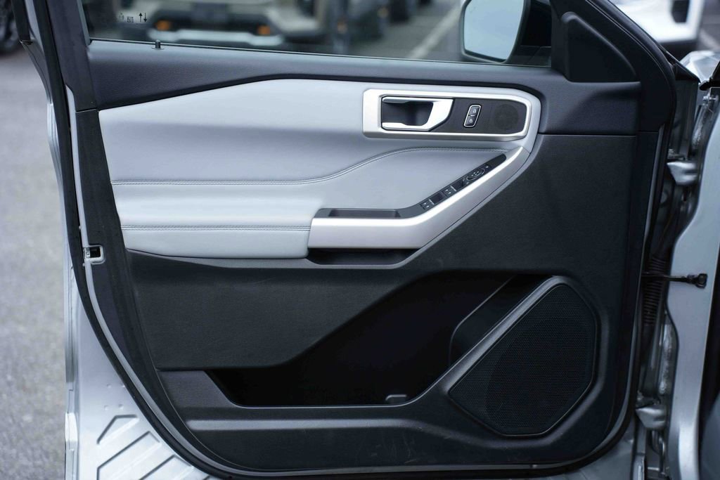 Certified 2023 Ford Explorer XLT w/ Equipment Group 202A image 16