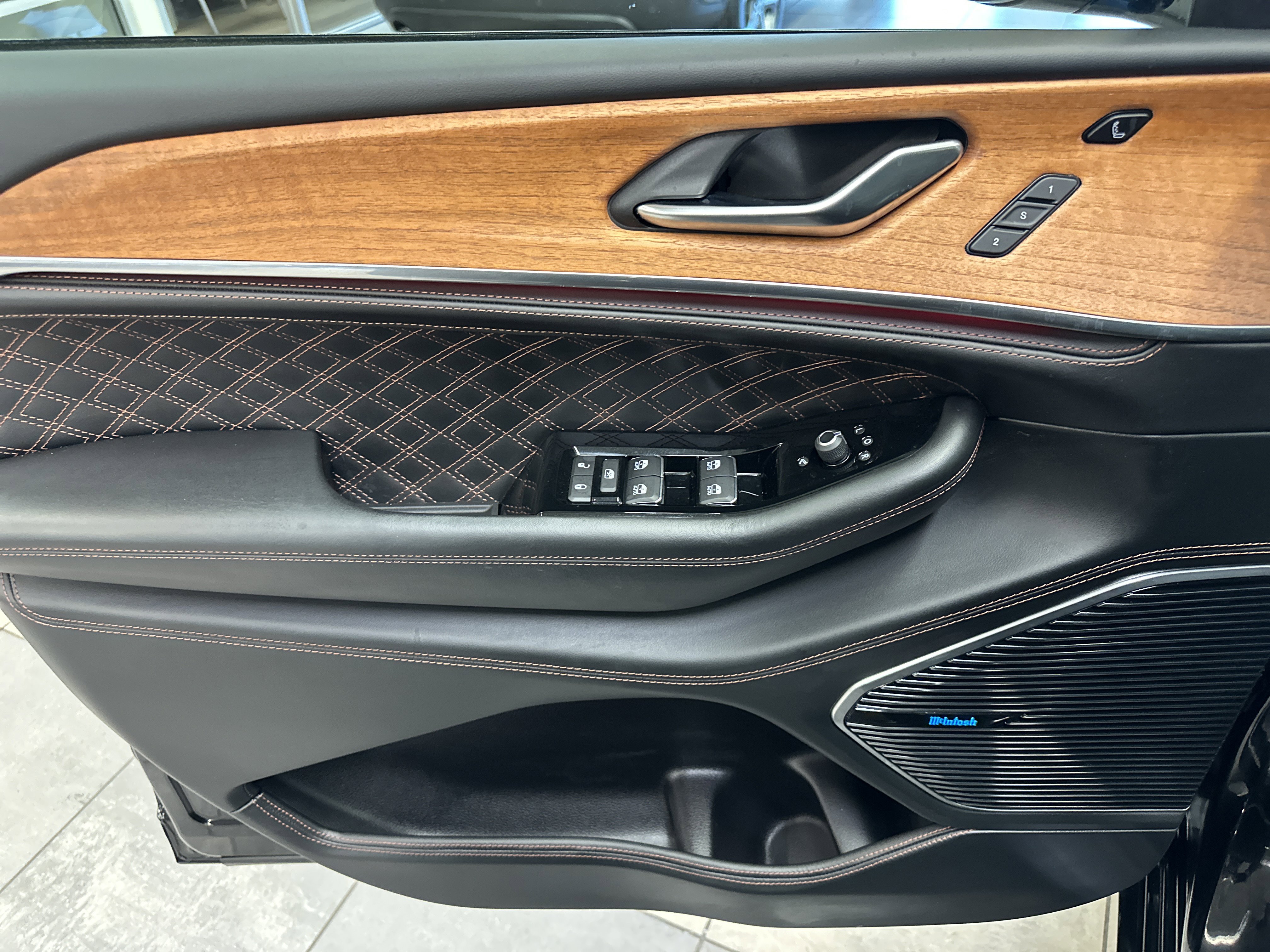 Used 2022 Jeep Grand Cherokee Summit image 21