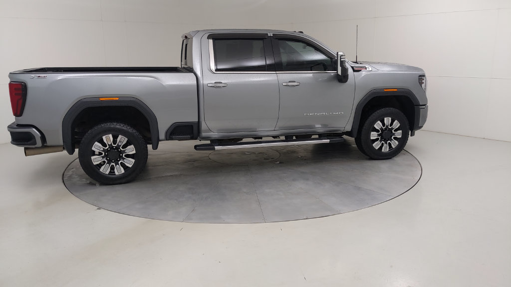 Used 2024 GMC Sierra 2500 Denali w/ Technology Package AWD/4WD image 13