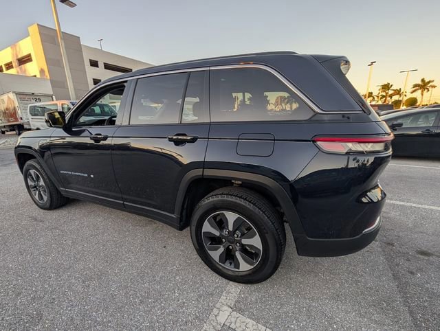 Used 2022 Jeep Grand Cherokee Limited 4xe image 2