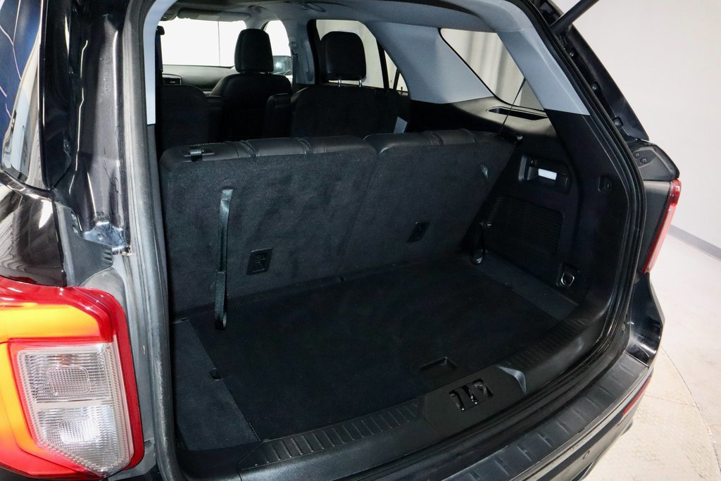 Certified 2023 Ford Explorer XLT w/ Equipment Group 202A image 15