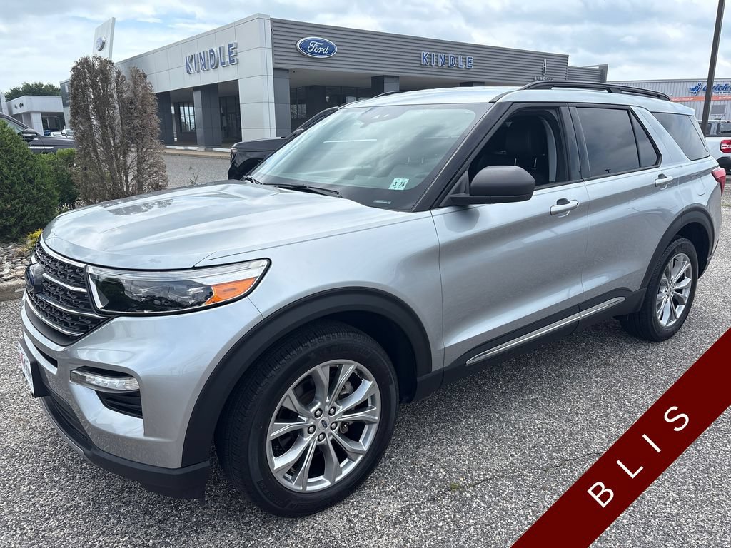 Certified 2022 Ford Explorer XLT w/ Equipment Group 202A AWD/4WD image 4