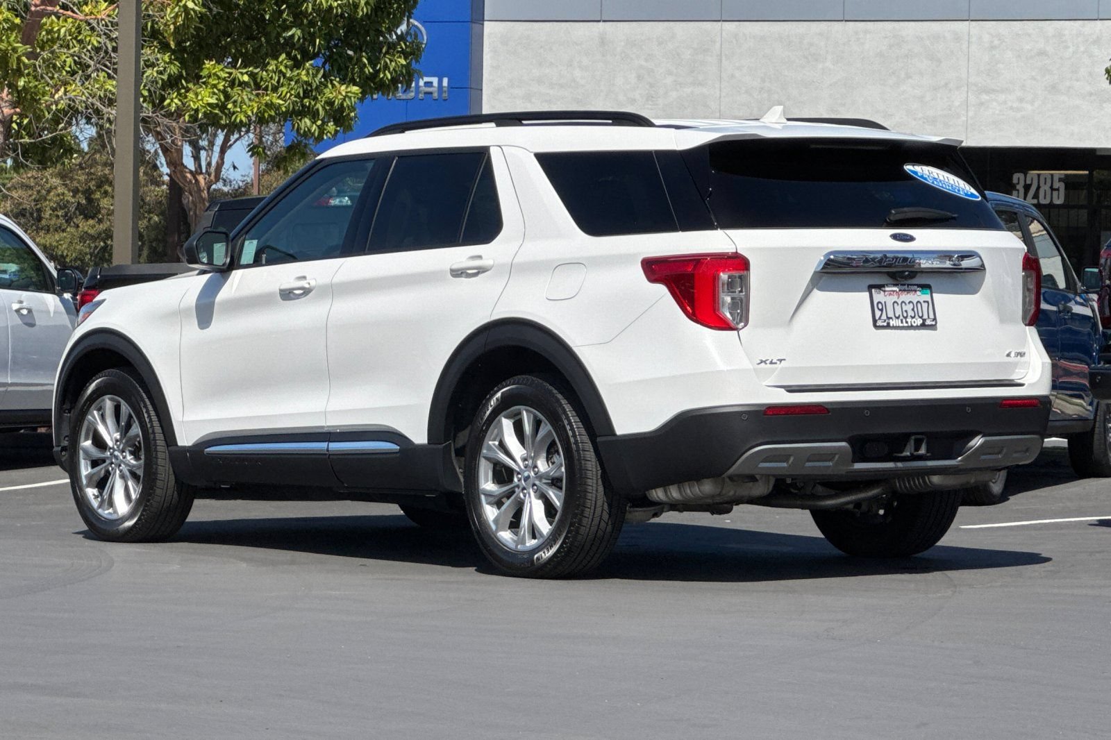 Certified 2023 Ford Explorer XLT w/ Equipment Group 202A AWD/4WD image 9