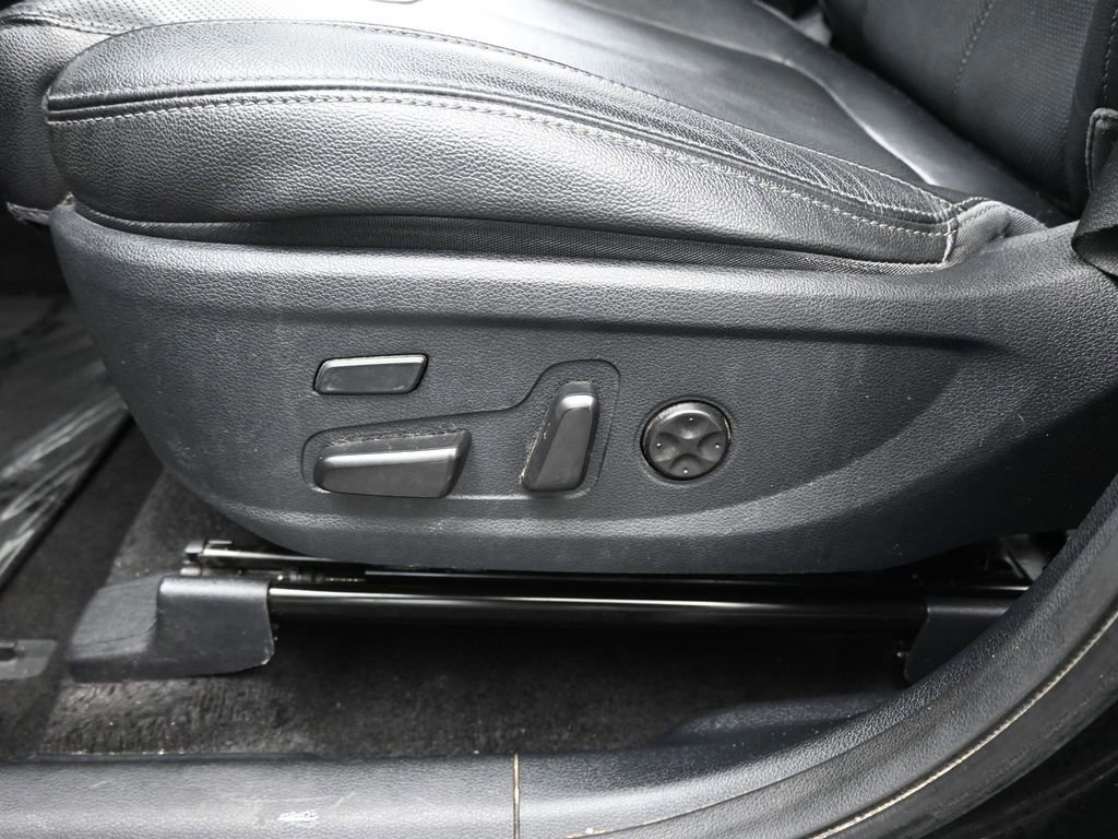 Used 2019 Hyundai Santa Fe Ultimate w/ Cargo Package image 38