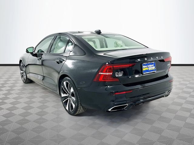 Used 2022 Volvo S60 B5 Momentum w/ Premium Package image 7