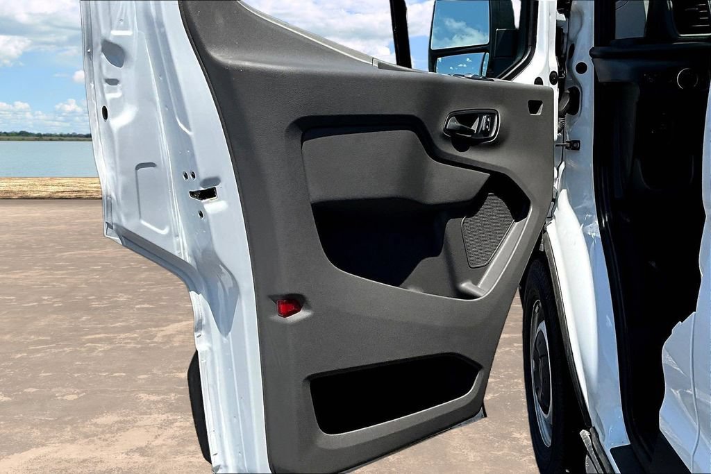 Certified 2025 Ford Transit 150 Low Roof RWD image 21