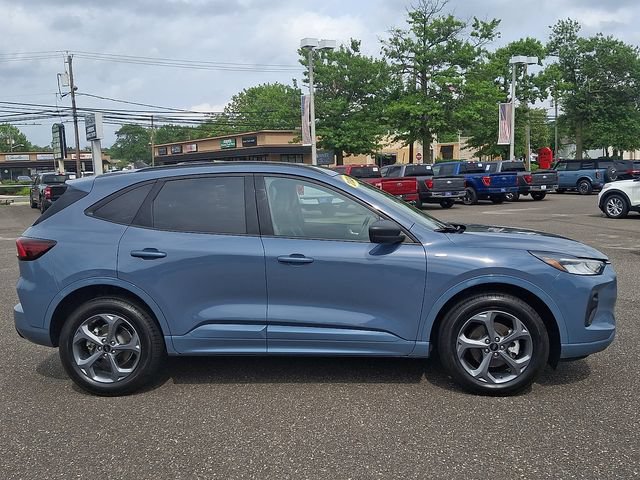 Certified 2024 Ford Escape ST-Line AWD/4WD image 7