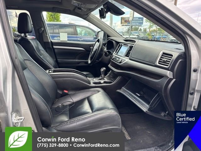 Used 2019 Toyota Highlander XLE AWD/4WD image 9