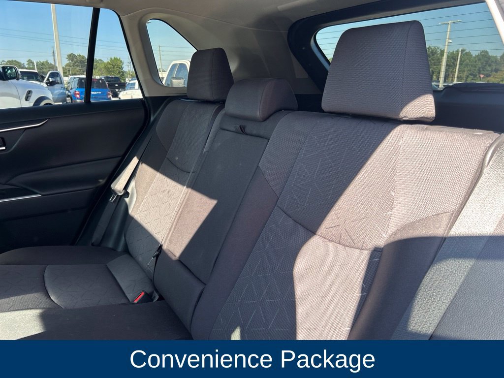 Used 2021 Toyota RAV4 XLE w/ Convenience Package FWD image 16