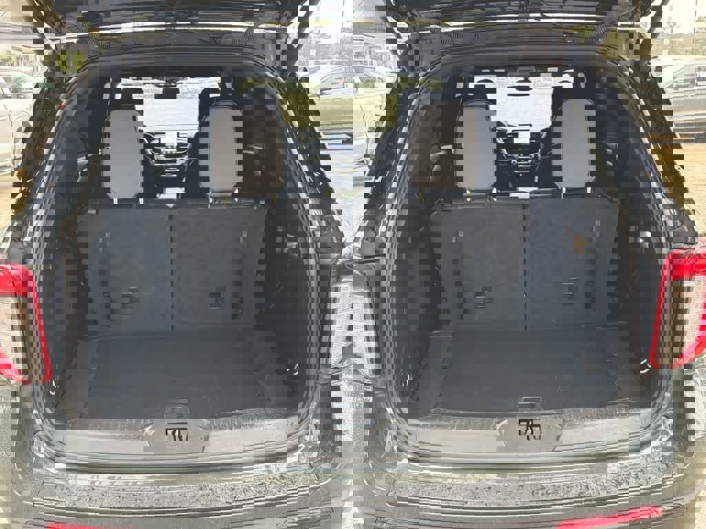 Certified 2023 Ford Explorer ST-Line w/ Class IV Trailer Tow Package image 16