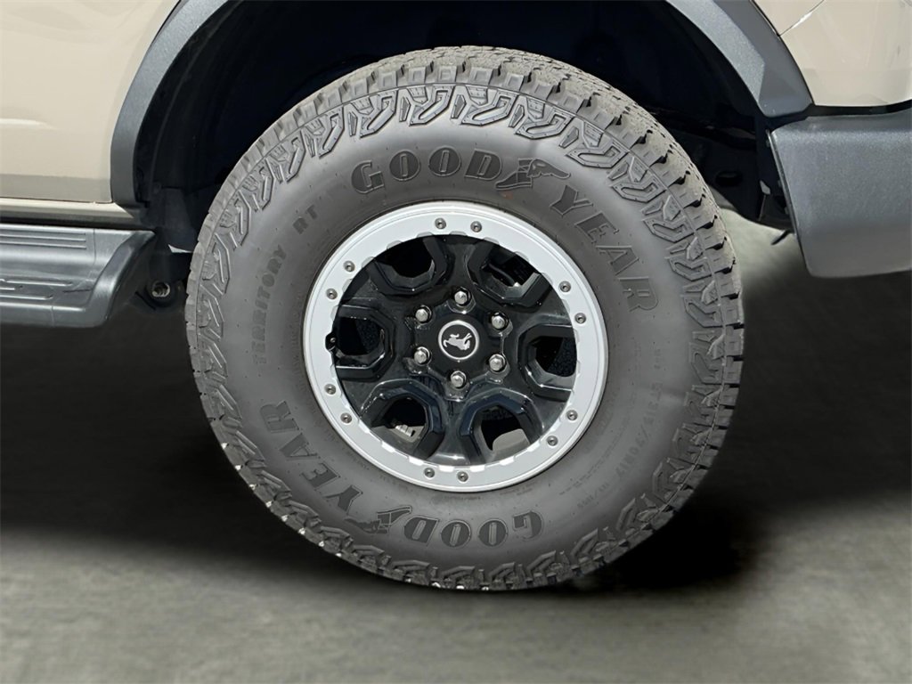 Certified 2025 Ford Bronco Outer Banks w/ Sasquatch Package image 40
