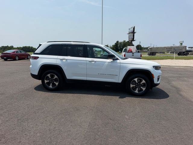 Used 2024 Jeep Grand Cherokee Limited 4xe AWD/4WD image 5