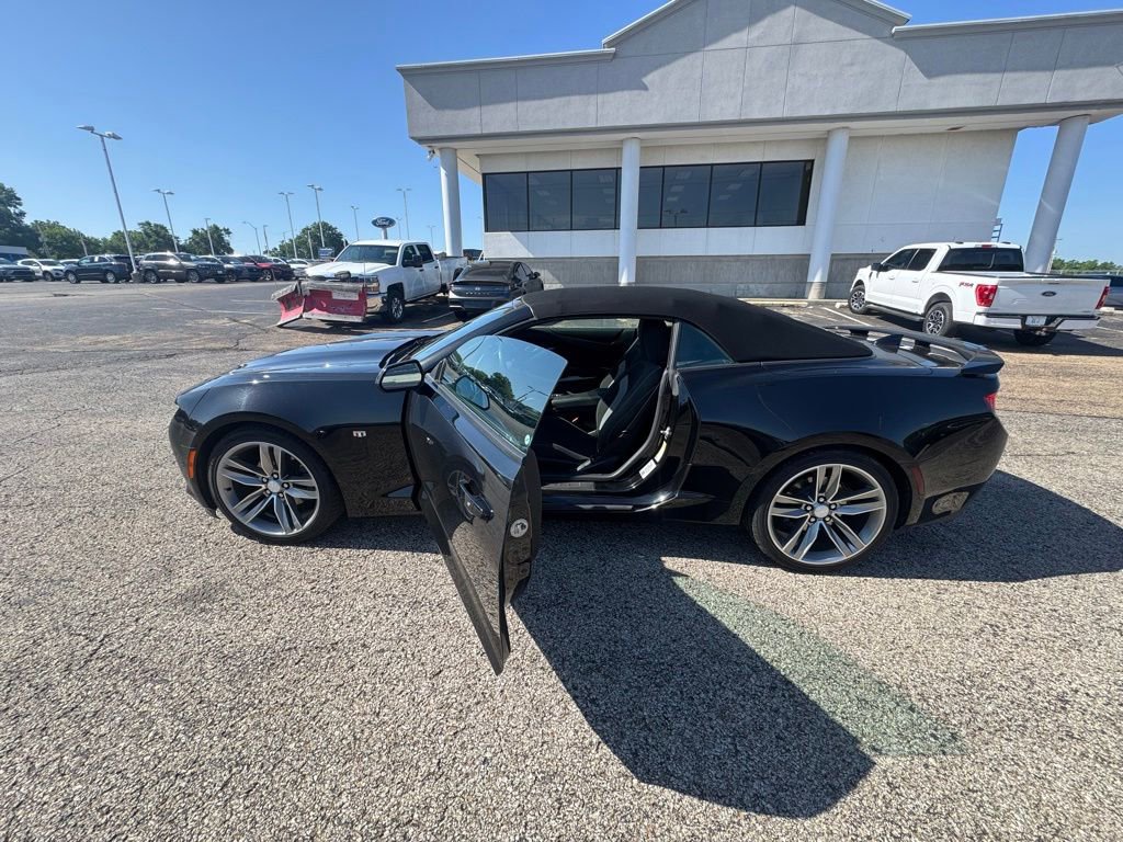 Used 2018 Chevrolet Camaro LT w/ RS Package RWD image 4