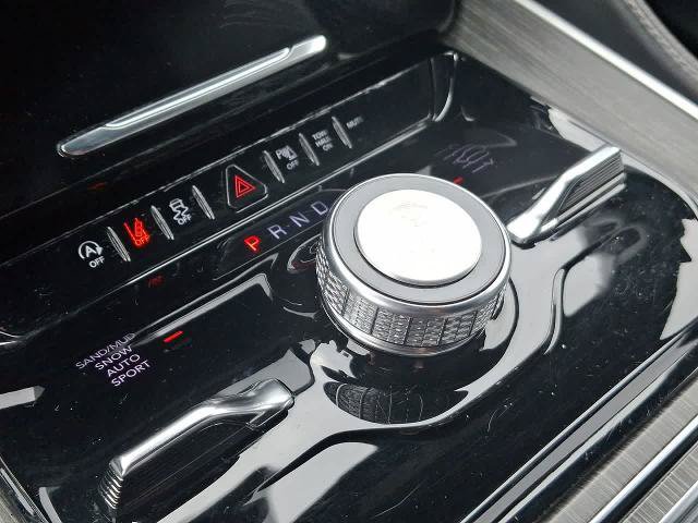 Used 2024 Jeep Wagoneer Series III AWD/4WD image 18