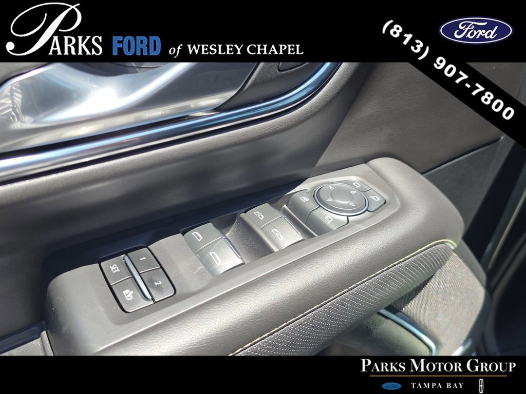 Used 2024 Chevrolet Suburban Premier image 19