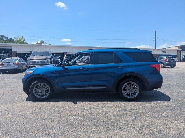 Certified 2022 Ford Explorer XLT w/ Equipment Group 202A RWD image 7