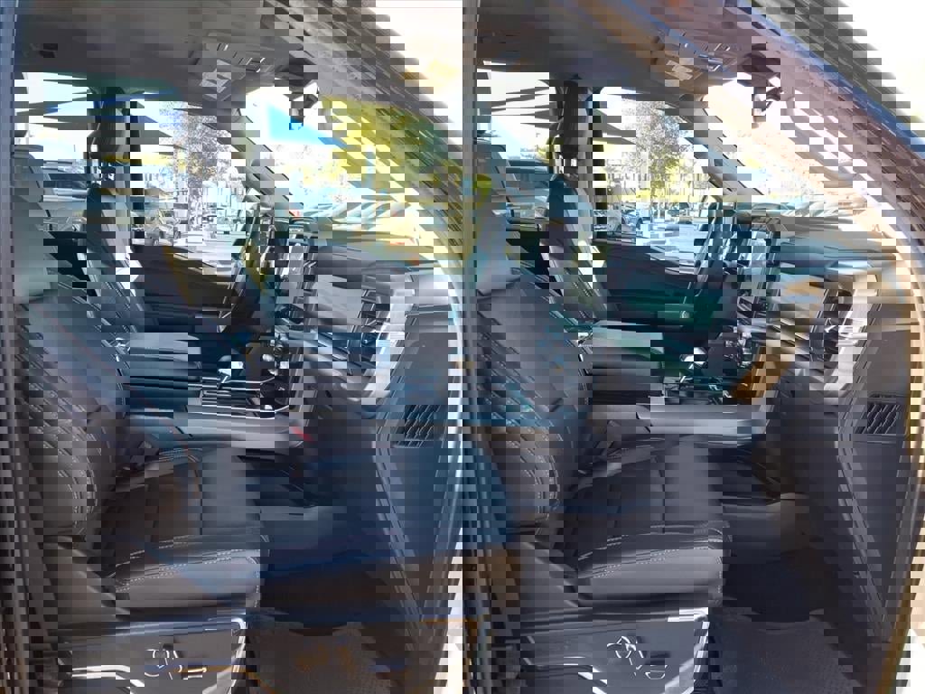 Certified 2023 Ford F150 Lariat w/ Equipment Group 502A High image 11