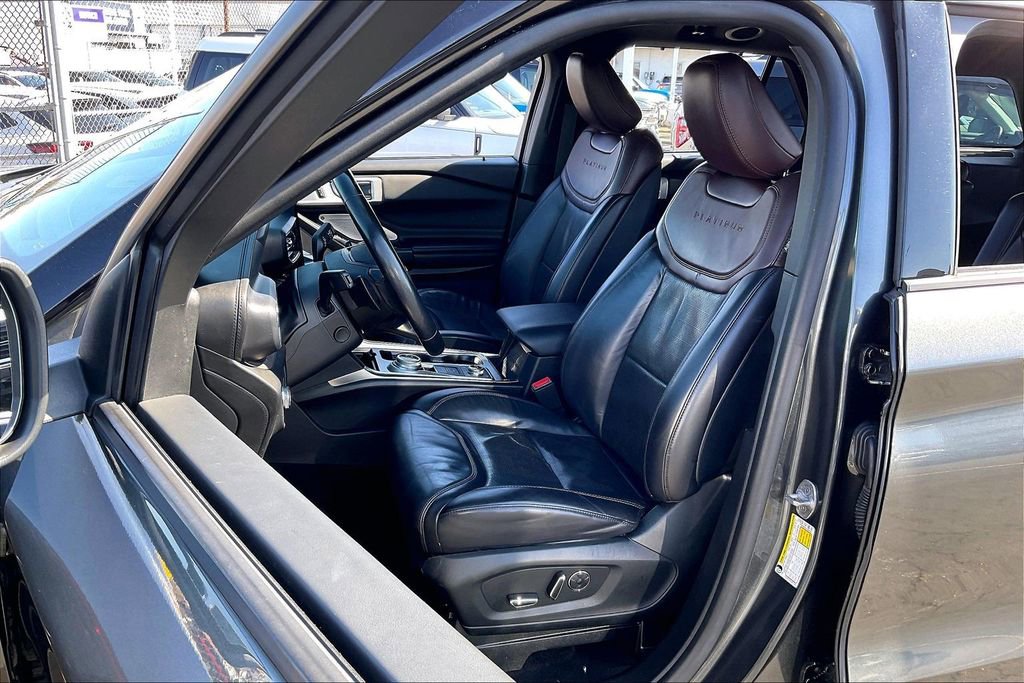 Certified 2020 Ford Explorer Platinum w/ Premium Technology Package image 23