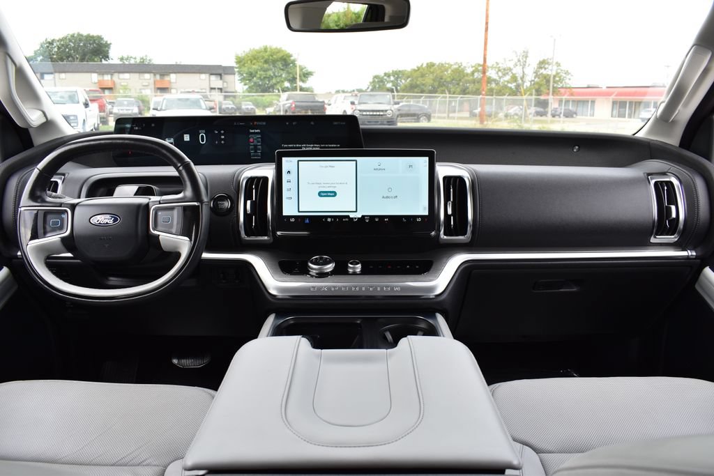 Certified 2025 Ford Expedition Max Platinum w/ Driver's Package AWD/4WD image 15
