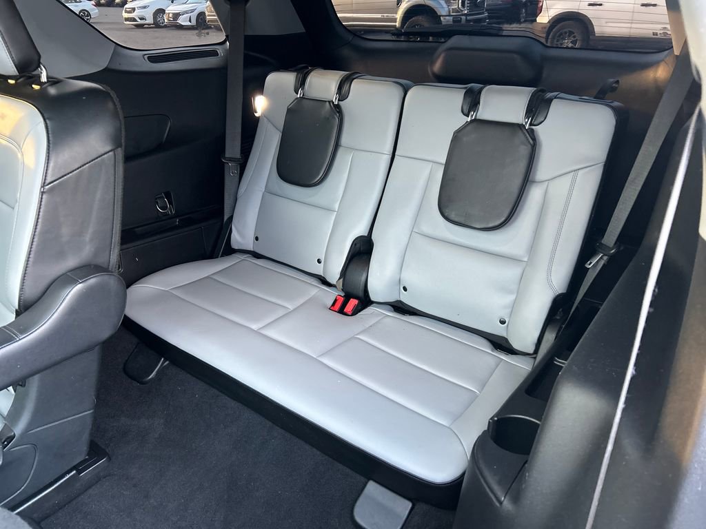 Certified 2021 Ford Explorer XLT w/ Equipment Group 202A image 33