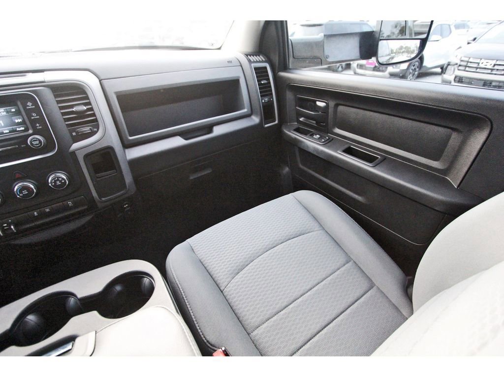 Used 2018 RAM 2500 Tradesman w/ Chrome Appearance Group image 13