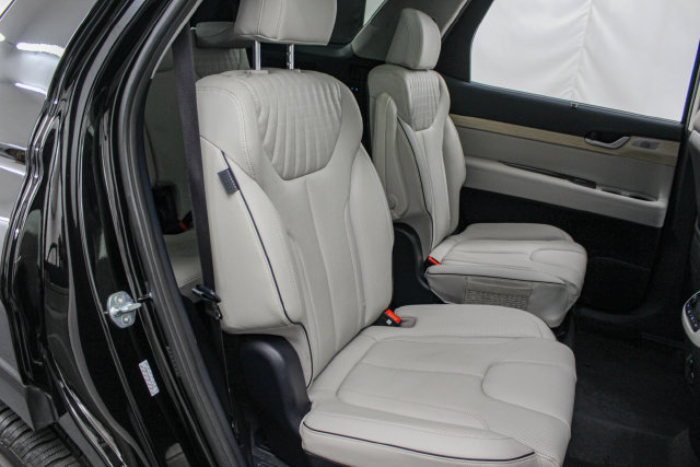 Used 2024 Hyundai Palisade Limited AWD/4WD image 17