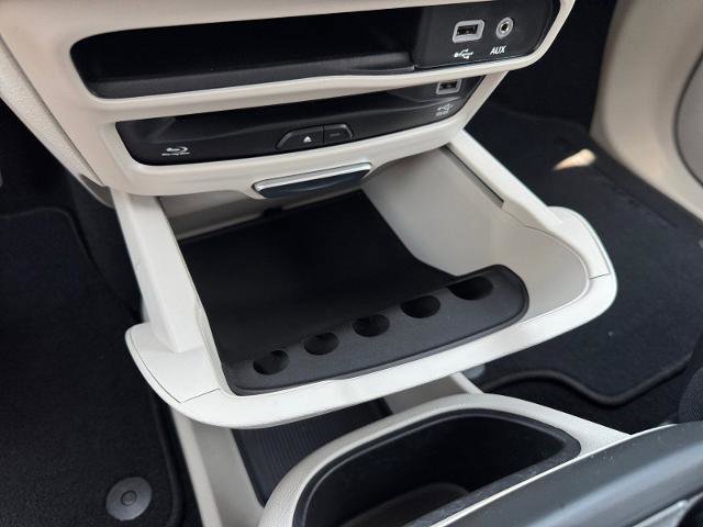 Used 2017 Chrysler Pacifica Touring-L Plus w/ Advanced Safetytec Group FWD image 26