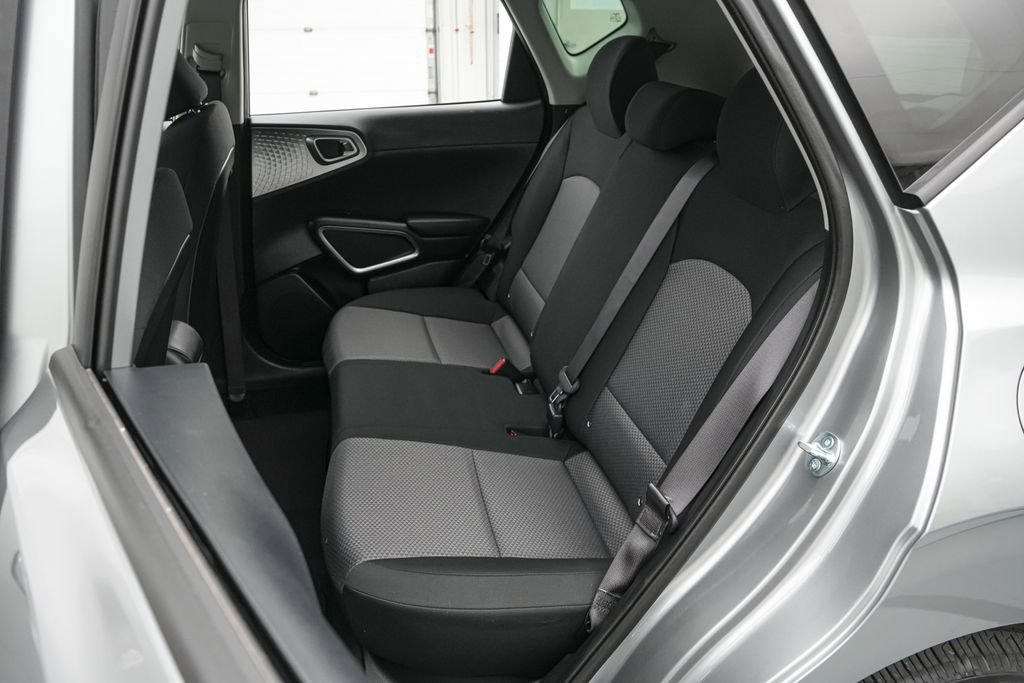Used 2025 Kia Soul LX FWD image 19