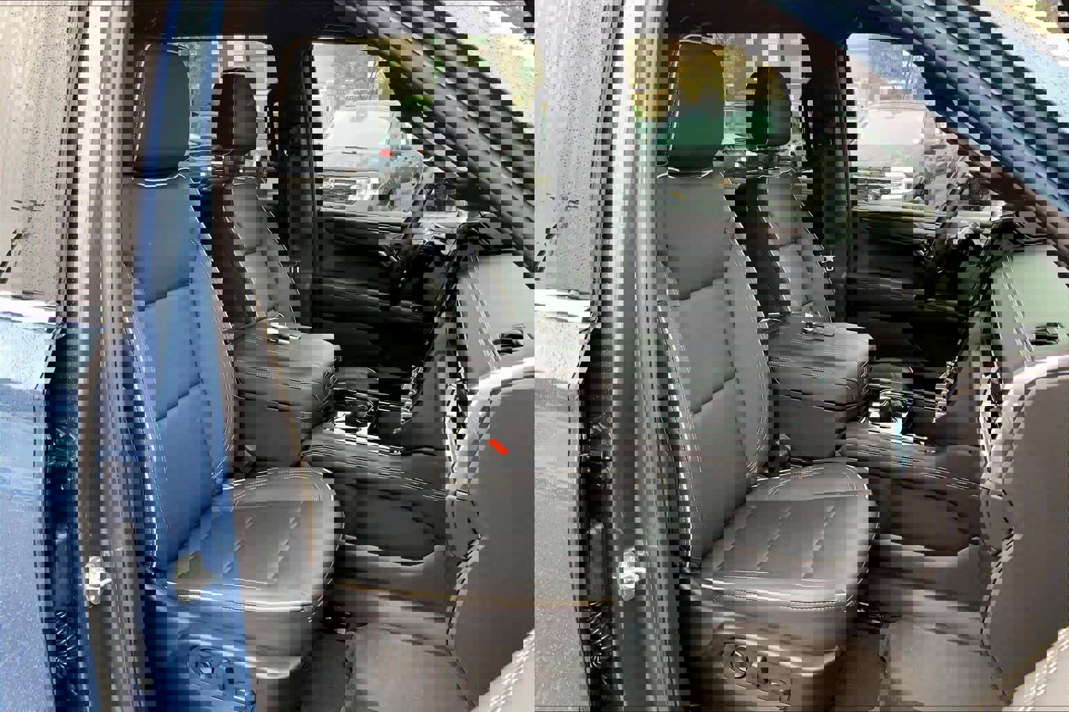 Used 2025 GMC Yukon XL Elevation image 8