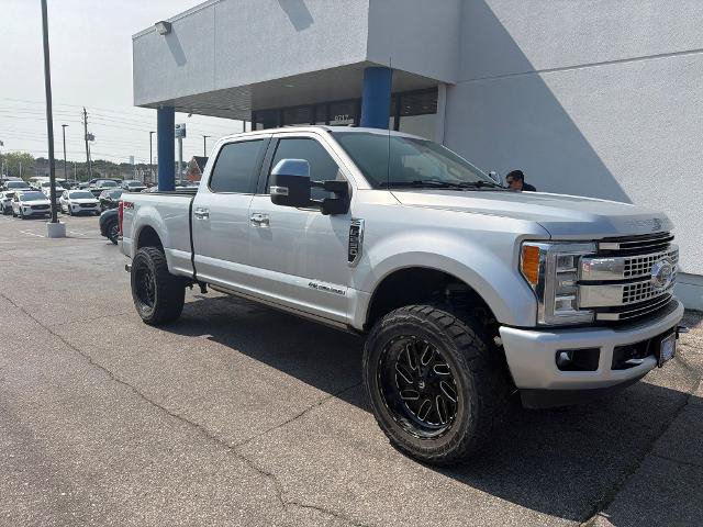 Certified 2018 Ford F250 Platinum w/ Platinum Ultimate Package AWD/4WD image 3