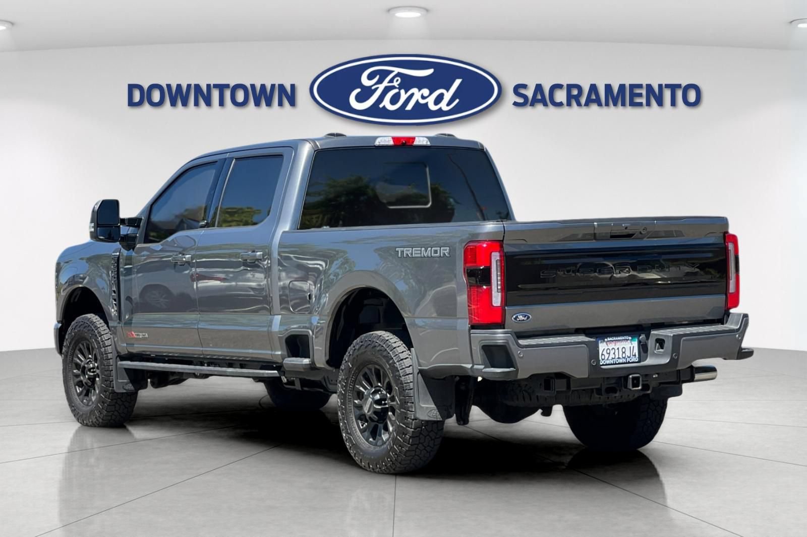 Certified 2025 Ford F250 Platinum w/ Tremor Off-Road Package AWD/4WD image 8