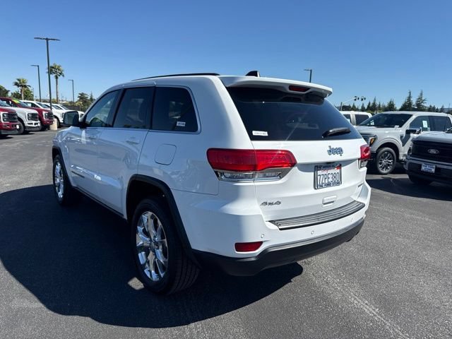 Used 2017 Jeep Grand Cherokee Laredo AWD/4WD image 8