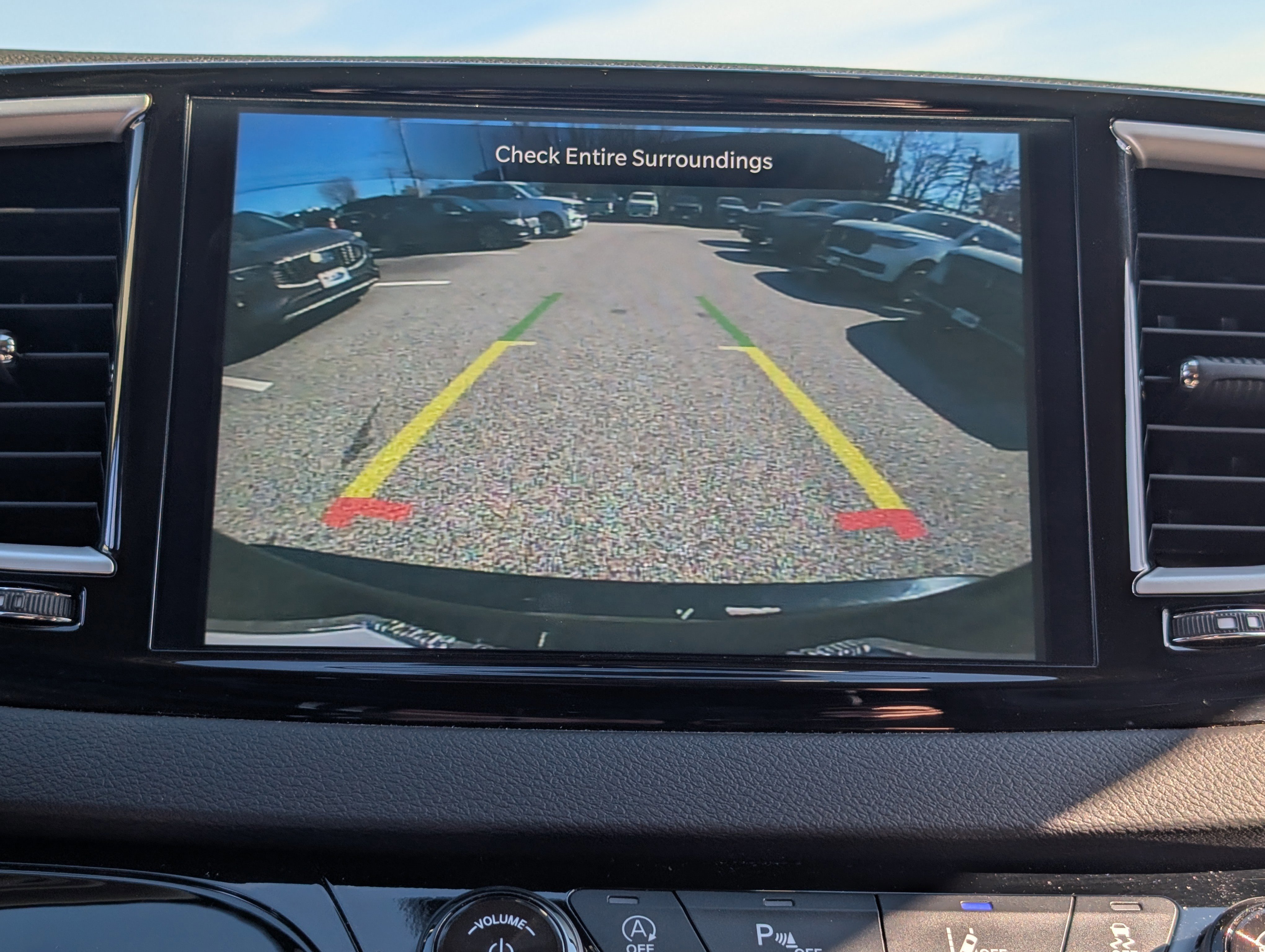 Used 2024 Chrysler Pacifica Touring-L image 32