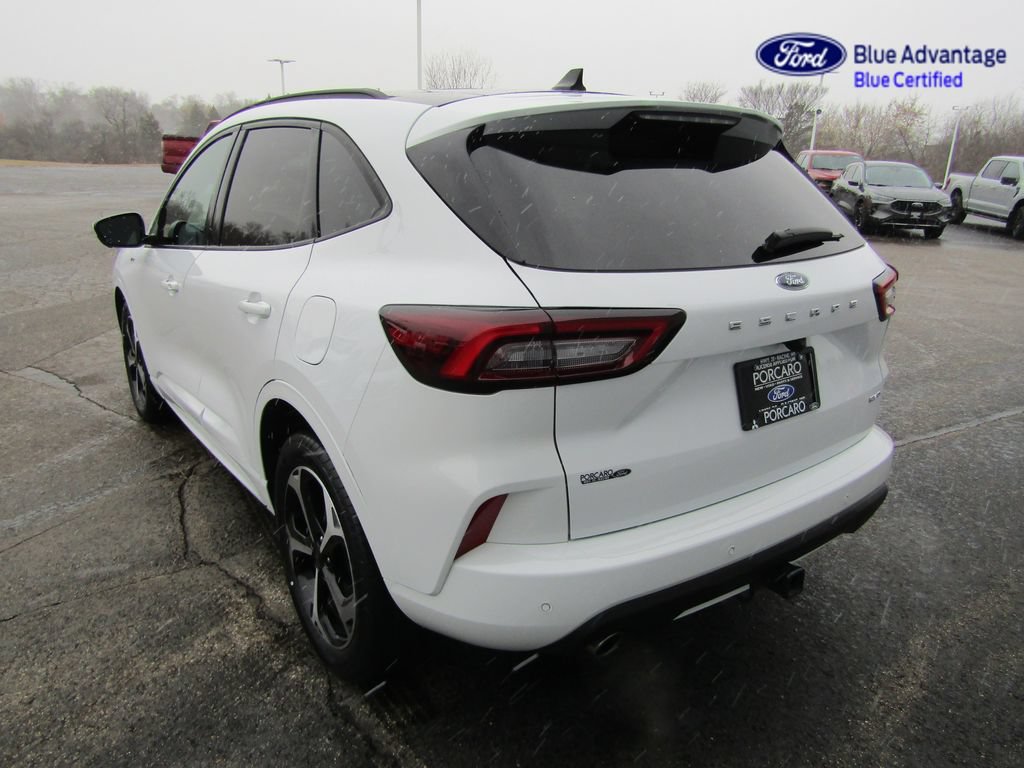 Certified 2023 Ford Escape ST-Line Select w/ Tech Pack #2 AWD/4WD image 4