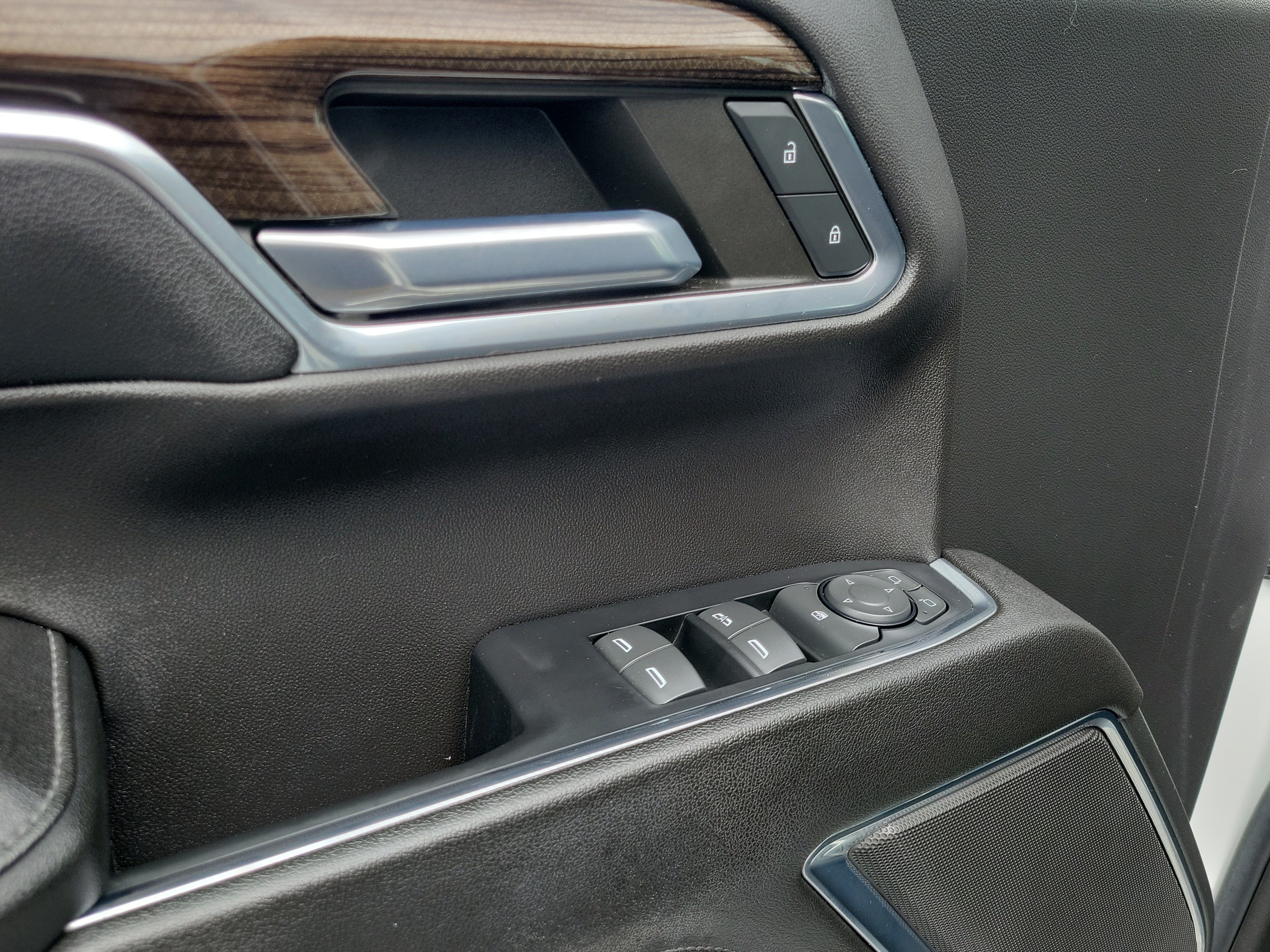 Used 2023 Chevrolet Silverado 1500 LT AWD/4WD image 19