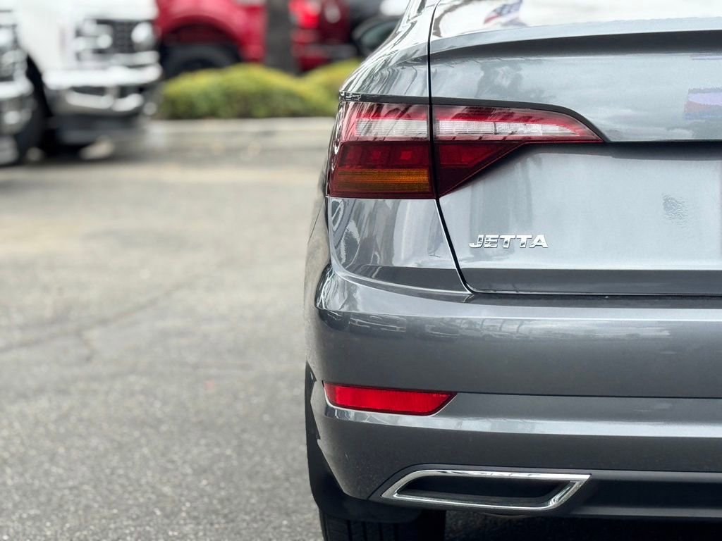 Used 2019 Volkswagen Jetta R-Line w/ R-Line Cold Weather Package FWD image 13
