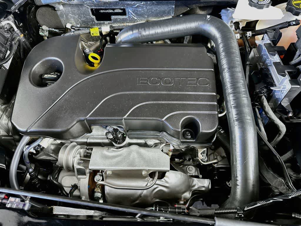 Used 2025 Chevrolet Equinox LT w/ Convenience Package II FWD image 9