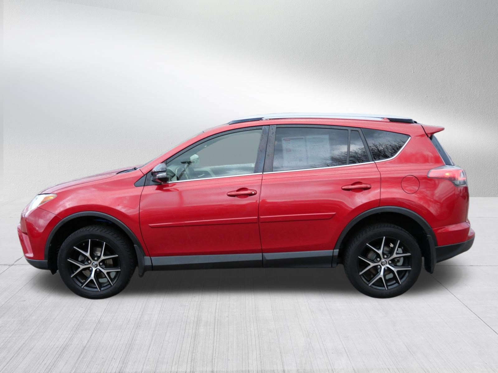 Used 2017 Toyota RAV4 SE w/ Power Special Value Package AWD/4WD image 4