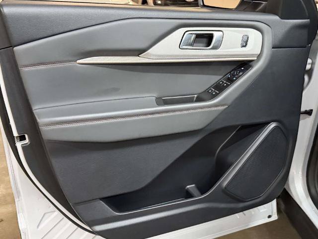 Certified 2025 Ford Explorer Active w/ Active Comfort Package AWD/4WD image 15