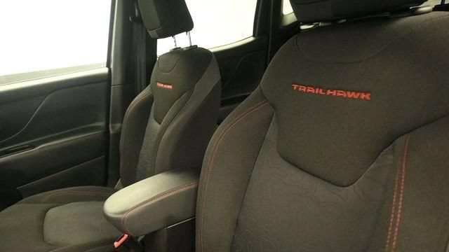 Used 2021 Jeep Renegade Trailhawk AWD/4WD image 20