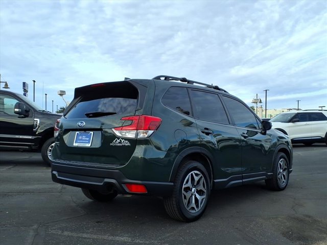 Used 2022 Subaru Forester Premium image 4